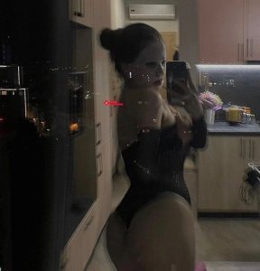 Лиля, 79384197740